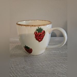 HomeGoods Value Ceramic 16 oz Strawberry Mug